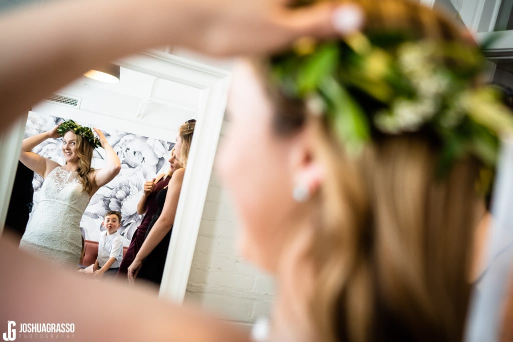 bride getting ready at upstairs atlanta